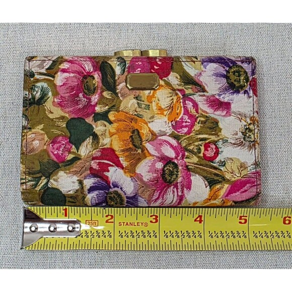 Vintage St. Thomas Women's Floral Wallet | Leather Interior | 1960's Clasp Coin - Picture 8 of 12